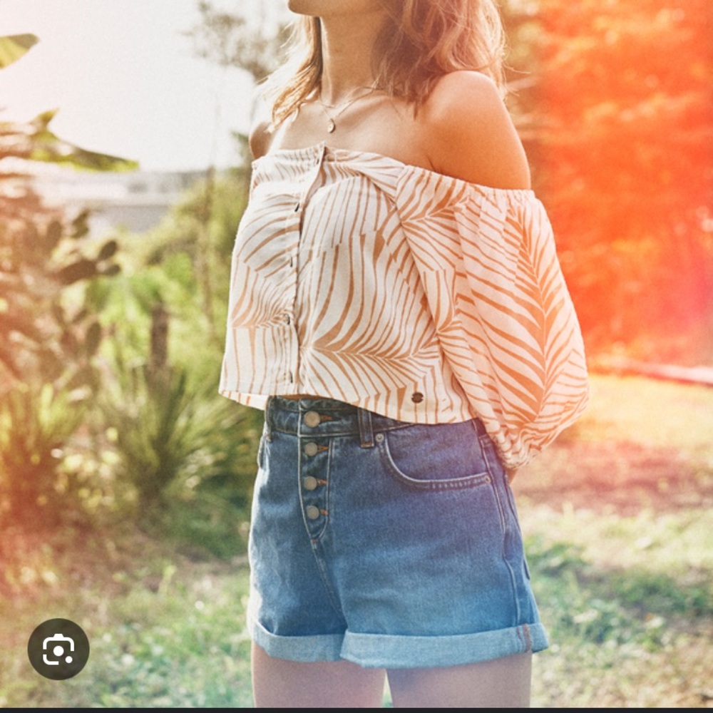 NWT Roxy Women's Cream and Tan Leaf Print Crop Top M
